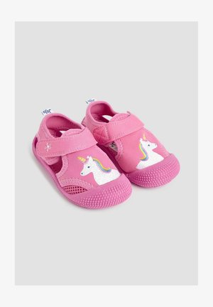 Rosa børnesko med et enhjørningedesign. Fremstillet af mesh-stof, med en Velcro-rem, struktureret gummisål og åbent design for åndbarhed.