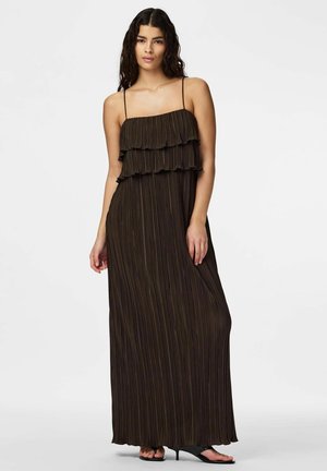 Pieces MAXIKLEID PCAMBER STUFEN - Maxi šaty - hot fudge