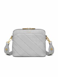 Šedá kožená crossbody taška s diagonálním prošíváním, zlatými kovovými detaily, zipovým uzavíráním a nastavitelným popruhem.