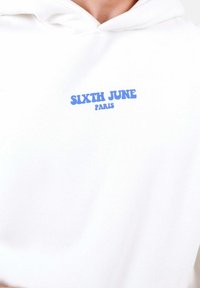 Sixth June RETRO - Felpa con cappuccio - white