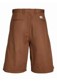 Shorts marron en tissu lisse, avec une coupe droite, deux poches à l'arrière et une petite étiquette sur la taille.