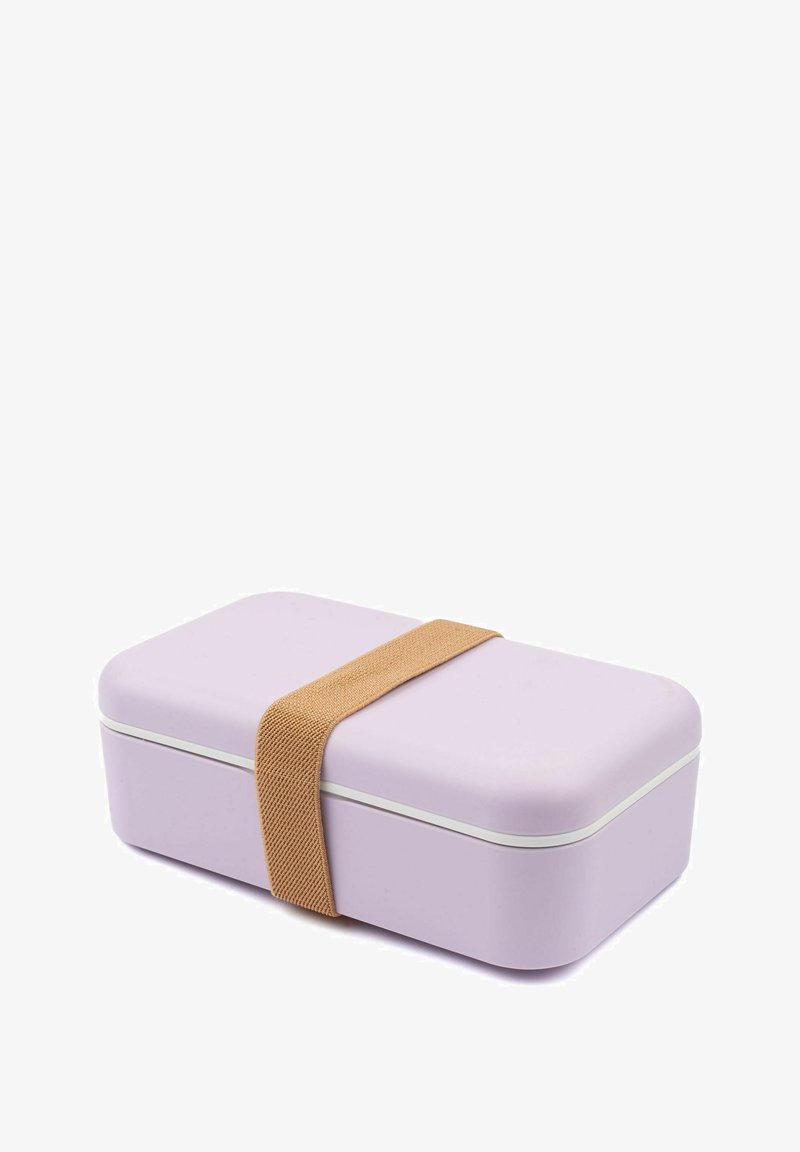 Ljubičasta pravokutna kutija za ručak s zaobljenim rubovima, izrađena od plastike, s bež elastičnom trakom i bijelim rubom oko poklopca.