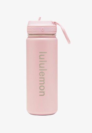 Borraccia isolata rosa Lululemon con tappo a flip-top e cannuccia integrata su sfondo bianco.