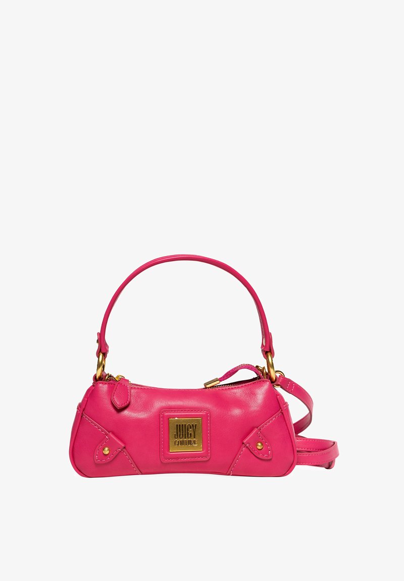 Borsa in pelle rosa con manico curvo, ferramenta dorata e una patch logo rettangolare. Presenta dettagli cuciti e una tracolla rimovibile.