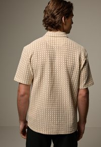 Next TEXTURED SHORT SLEEVE - Camisa - ecru white