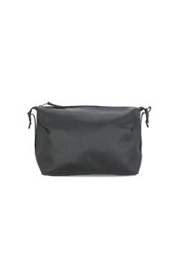 Borsa messenger nera impermeabile con una texture liscia, chiusura con zip e dettagli in corda decorativa sui lati. Presenta un branding sottile.