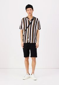 Thumbnail Image 2