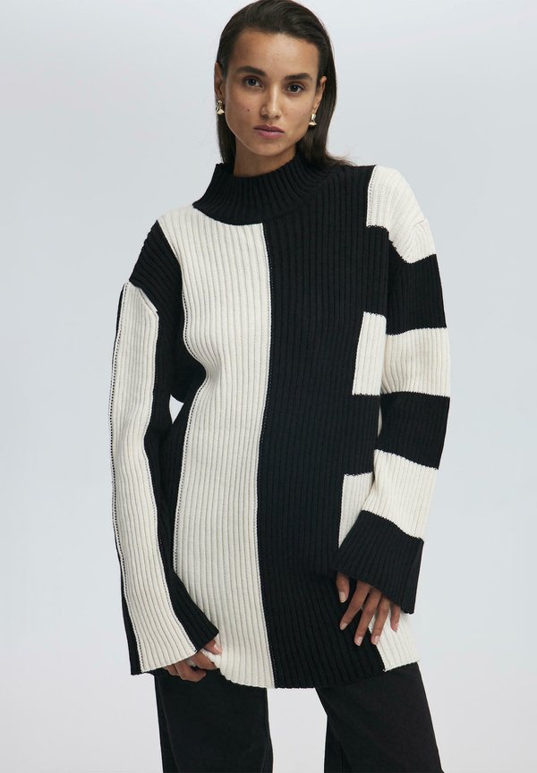 STRIPED - Strickpullover - cream