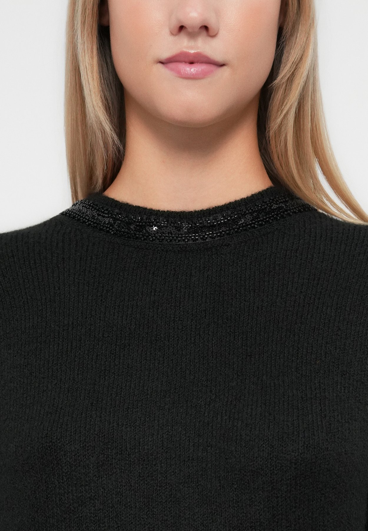 ONLAVI EMBELLISH O NECK
