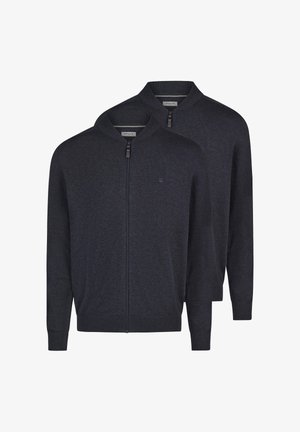 Dwa ciemnoszare swetry na zamek z prążkowanymi kołnierzami, mankietami i dolnymi brzegami, pokazane z przodu na białym tle.