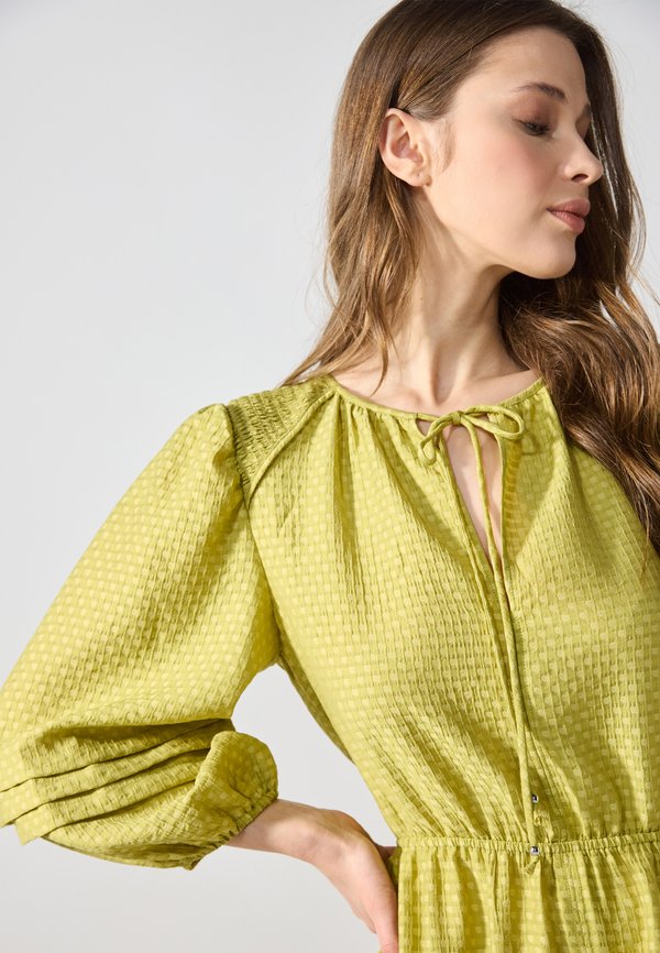 Day dress - dark lime2