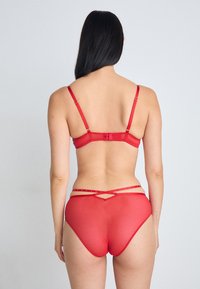 DORINA ADELINA - Klasični kroj - red