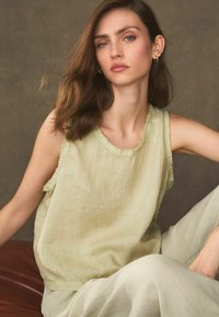 Next REGULAR FIT - Top - sage green