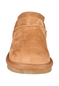 Braune Wildlederschlupfschuhe mit glatter Oberfläche, abgerundeter Zehenpartie und elastischen Akzenten an den Seiten für Flexibilität. Flache Gummisohle.