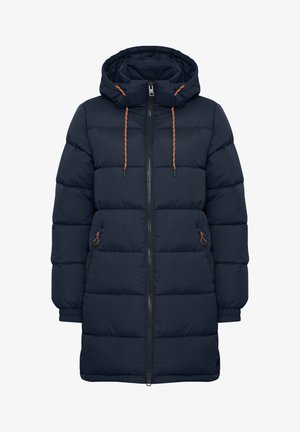 Tamno plava puffer jakna s kapuljačom, koja ima narančaste šnure, središnji patent zatvarač i bočne džepove. Materijal je gladak i podstavljen.