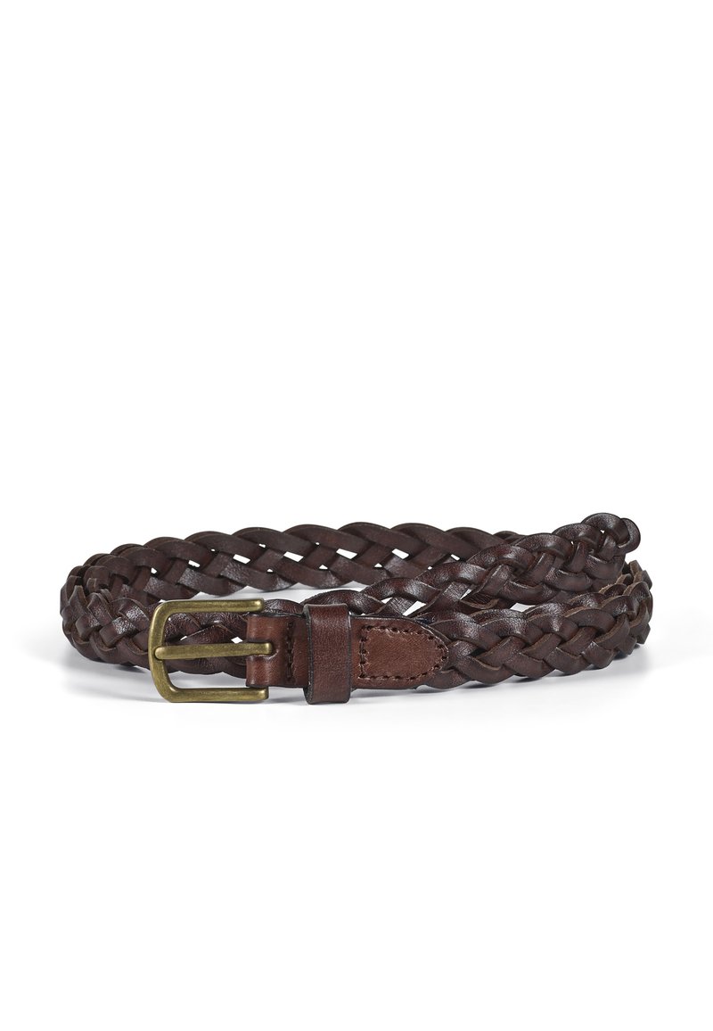 Cintura in pelle intrecciata marrone con fibbia in ottone e una tracolla in pelle liscia. La texture è intrecciata, mostrando un design classico.