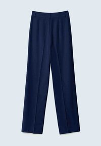 Pantalons bleu marine à jambes larges avec une texture lisse, présentant un devant plat, des poches et des plis pour un design structuré.