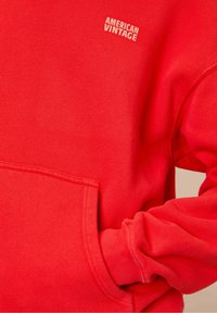 Sweat à Capuche Vintage Rouge Et Marine - Taille L - Style Sport Années 70 - Occasion Très Bon état