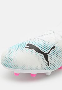 Puma FUTURE 7 MATCH MG - Scarpe da calcio per terreni duri - white/black/poison pink