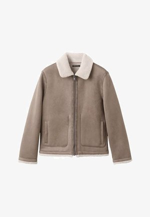 Veste en daim marron avec un col en fausse fourrure blanche, manches longues, fermeture éclair à l'avant et deux poches latérales. Texture douce et design chaud.