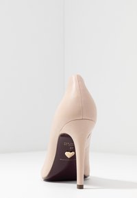Tamaris Heart & Sole Decolleté - nude
