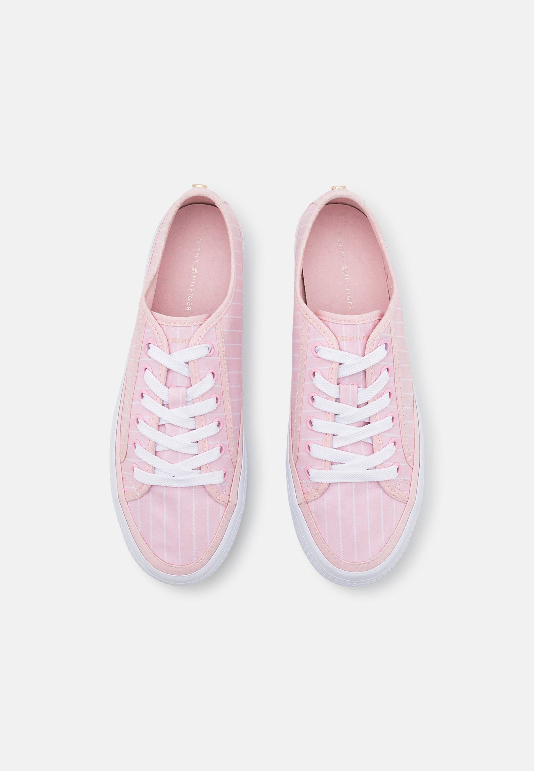 Tommy Hilfiger Women S Essential Stripe Sneaker