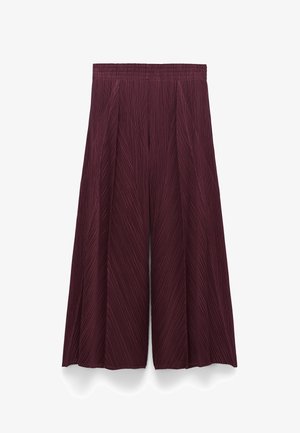 Pantaloni culottes color bordeaux con vita elasticizzata, caratterizzati da pieghe verticali e una vestibilità ampia e morbida. Tessuto liscio con motivo a righe sottili.