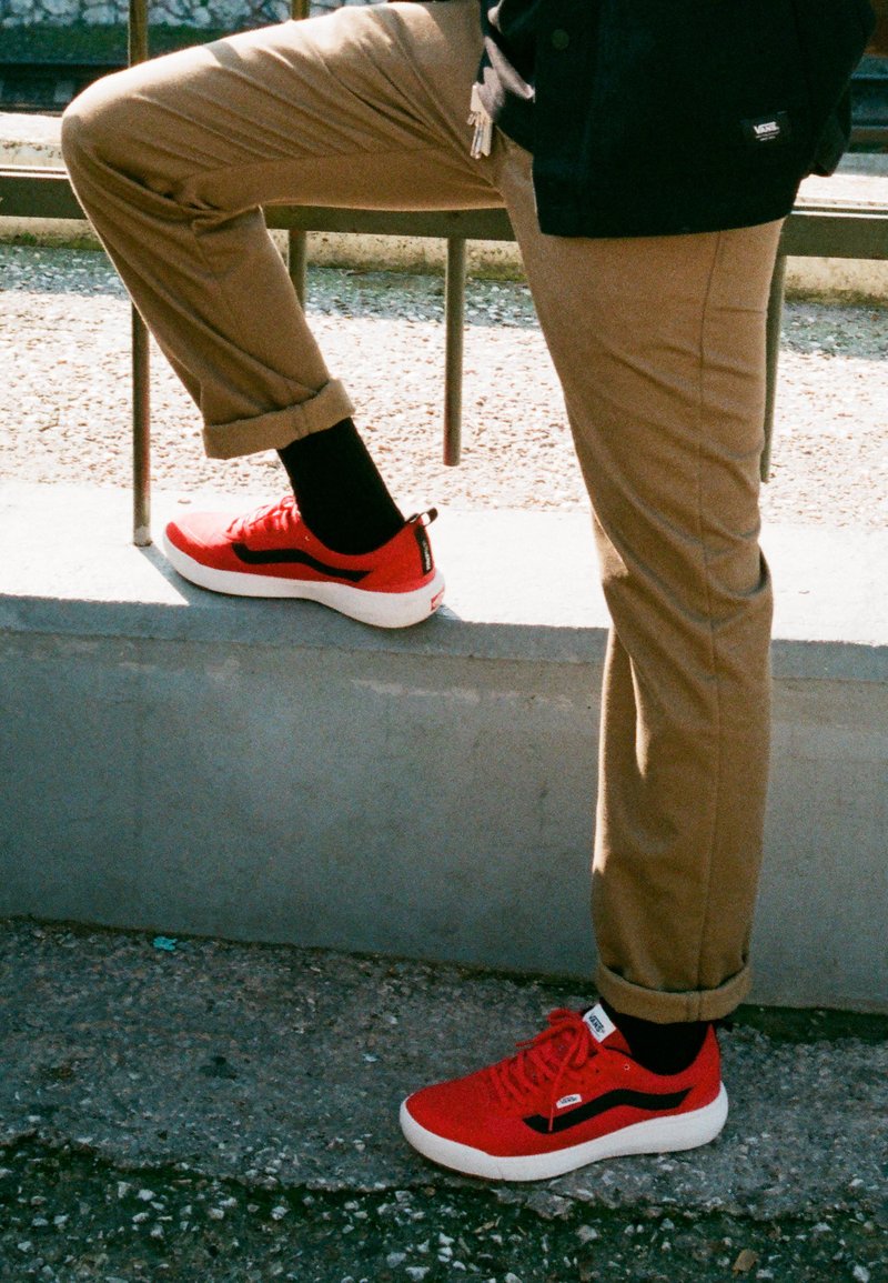 Vans ULTRARANGE EXO UNISEX - Sapatilhas - red