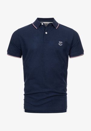 Dunkelblaues Poloshirt aus Baumwolle mit Kragen, Knopfleiste mit zwei Knöpfen und weißen/roten gestreiften Akzenten an den Ärmeln sowie einem gestickten Logo.