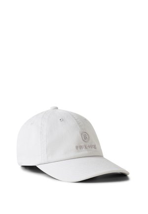 Lichtbeige baseballpet met gebogen klep, geborduurd met een klein rond logo en de tekst "FIRE + ICE" op het voorpaneel.