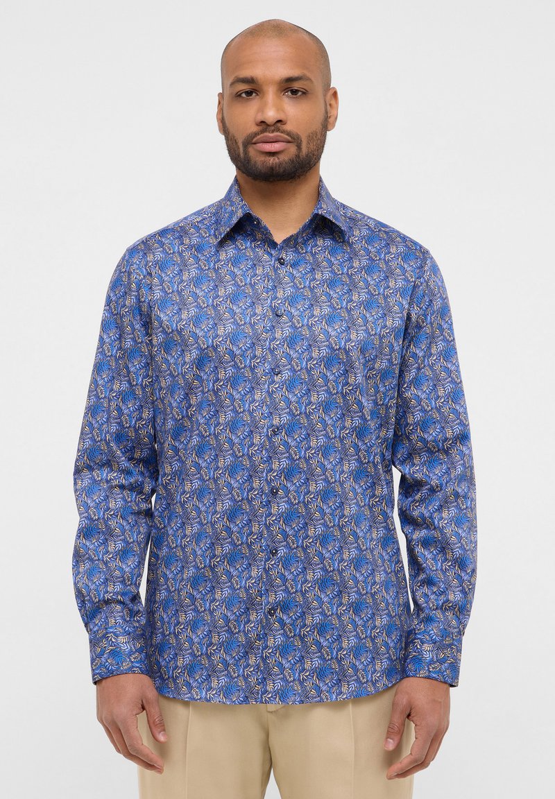 Blauwe long-sleeve shirt met een paisleypatroon in crème en bruin accenten, gemaakt van een gladde stof met een button-down kraag.
