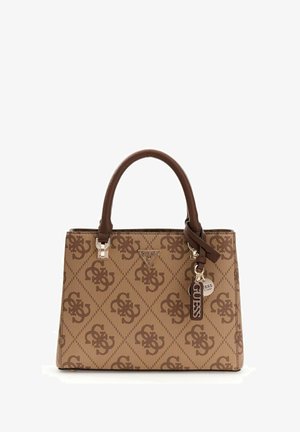 Sac à main synthétique brun avec un motif en losanges, deux poignées brunes, une quincaillerie argentée et une étiquette décorative arborant le logo de la marque.