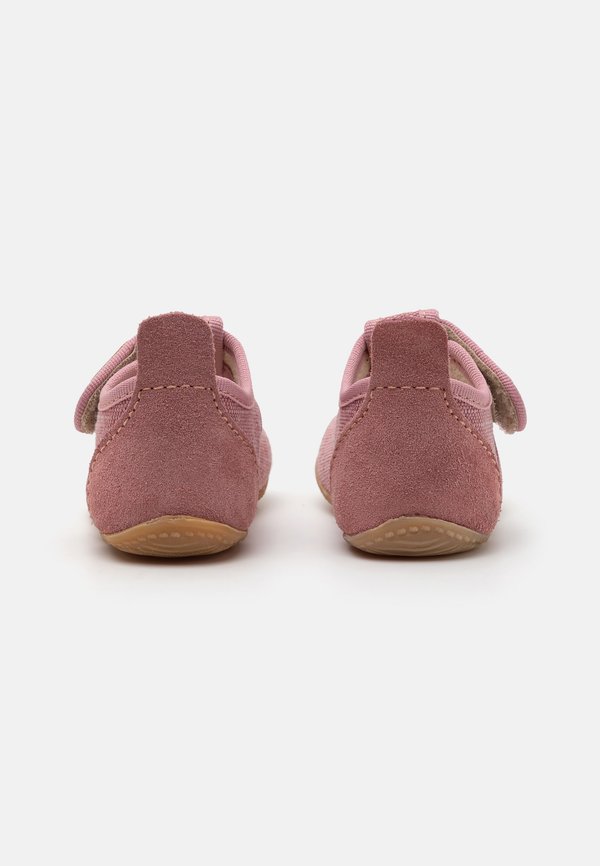 CHEEKY CHERRY T-SPANGE - Slippers - dark rose cloud3