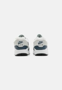 Nike Sportswear AIR MAX 1 - Tenisice - summit white/armory navy