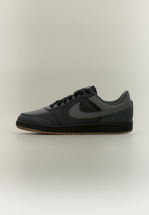Jordan, AIR JORDAN SKYLINE LOW UNISEX - Маратонки - black/coconut milk/iron grey/dk smoke grey