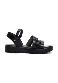 Sandal in pelle nera con cinturini intrecciati, slingback regolabile e suola testurizzata per una migliore aderenza. Piana, con soletta imbottita.