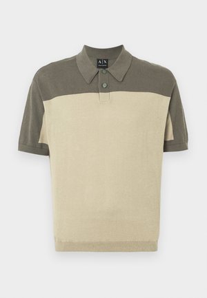 Herre kortærmet polo med to grøn-grå nuancer, knaplukket krave og Armani Exchange mærke indvendigt i kraven.