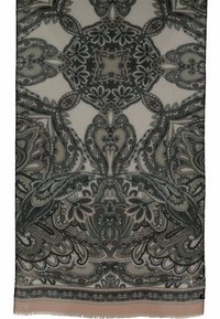 Šal s paisley uzorkom u umjerenim nijansama sive i bež. Lagani materijal s složenim cvjetnim dizajnima i resicama na rubovima.