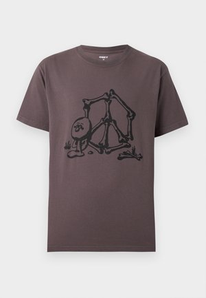 Obey Clothing, ALMOST FREE SERVICES X PEACE AND NOISE  - Nyomott mintás póló - dusty black