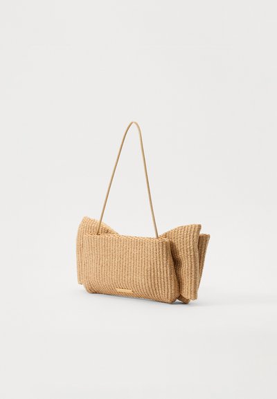 Loeffler Randall VALERIE BOW CLUTCH - Borsa a mano - natural