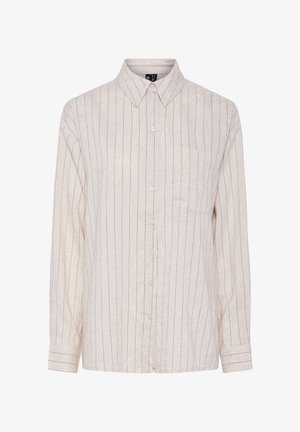 Svijetlosmeđi košulja s dugim rukavima, vertikalnim tamnim prugama, ovratnikom i džepom na prsima. Izrađena od teksturirane tkanine.