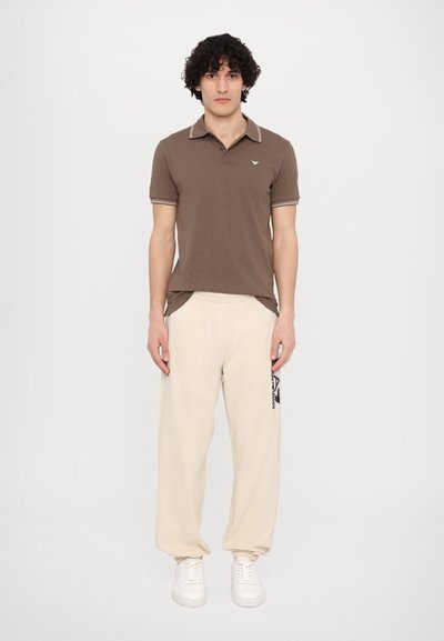 Emporio Armani Polokošeľa - chocolate chip