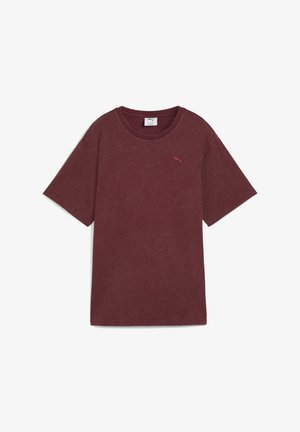 Tricou din bumbac bordeaux cu o croială lejeră, guler rotund și mâneci scurte; prezintă un mic logo brodat pe partea stângă a pieptului.