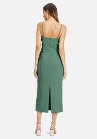 Vera Mont MIT CUT-OUTS - Koktejlové šaty / šaty na párty - silky green