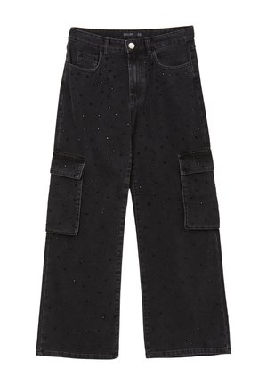 Schwarze Denim-Cargo-Hosen mit silbernen Nietenverzierungen, weiter Beinschnitt und Seitentaschen. Knopfverschluss am Bund.