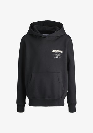 Svart hettegenser laget av bomullsblanding, med en frontlomme i kengurustil, ribbet mansjetter og nederkant, med trykket tekst på brystet.
