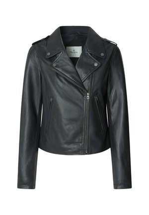 Zwarte leren motorjack met een aansluitend ontwerp, brede revers, asymmetrische rits en twee zijzakken. Gladde textuur met metallic accenten.