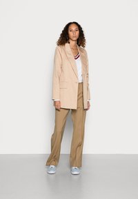 Tommy Hilfiger REGULAR - Camisola de manga comprida - white