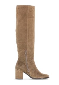 Bottes en daim hauteur genou de couleur taupe avec une finition texturée, talon bloc, et une fermeture éclair latérale pour un enfilage facile. Bords lisses et design élégant.