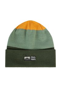 Gorro de punto con dobladillo en verde, que presenta un patrón degradado con amarillo en la parte superior y una pequeña etiqueta "PRO TEST".